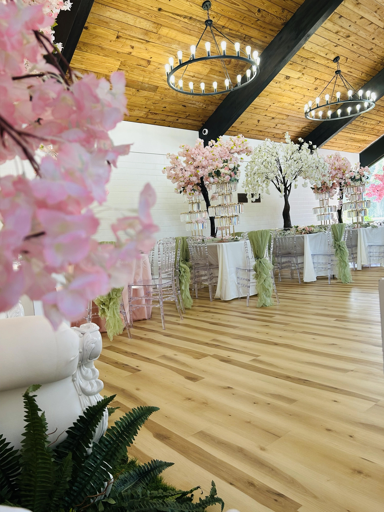Quinceañera venue transformation pink green theme